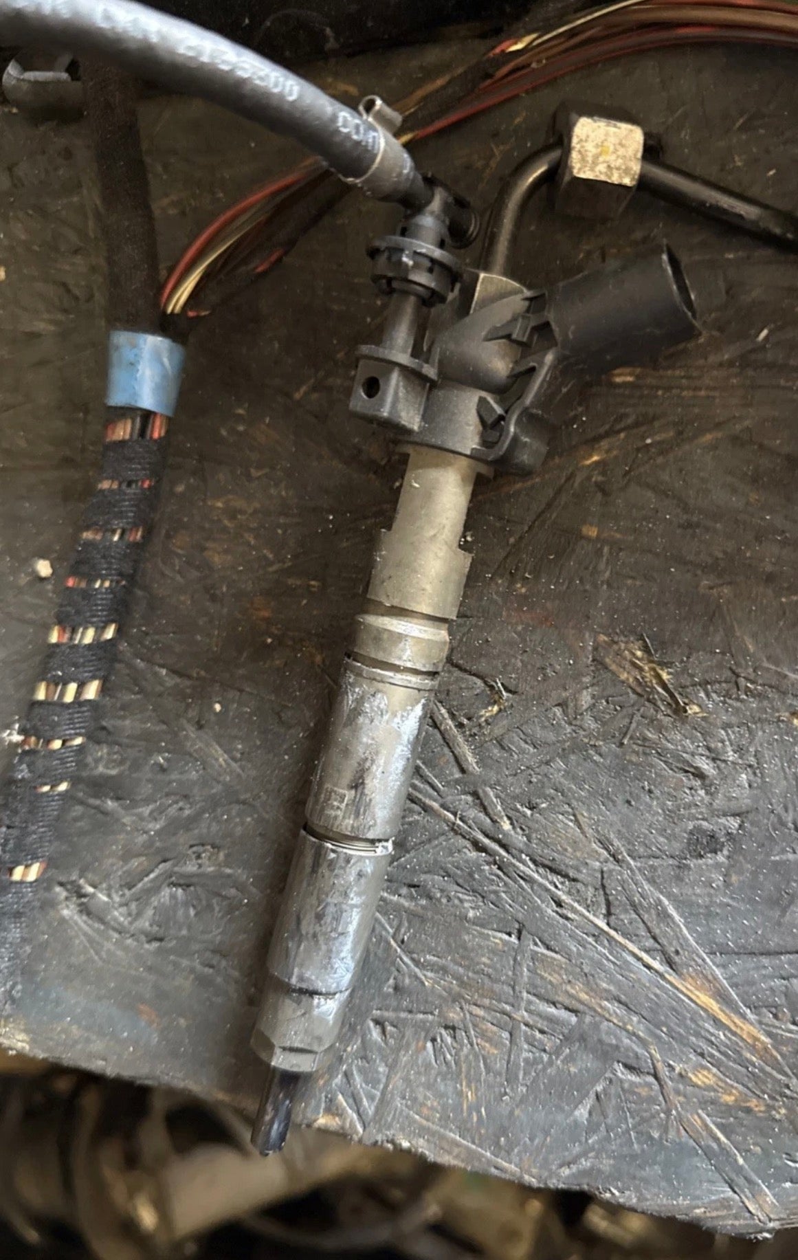 Injektor Einspritzdüse A6420701387 OM642 Mercedes 3.0 CDI
