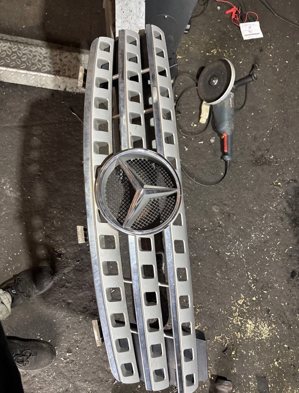 Mercedes-Benz ML W164 2010 Vorne Oberes Gitter vorne A1648880123 JKM26388
