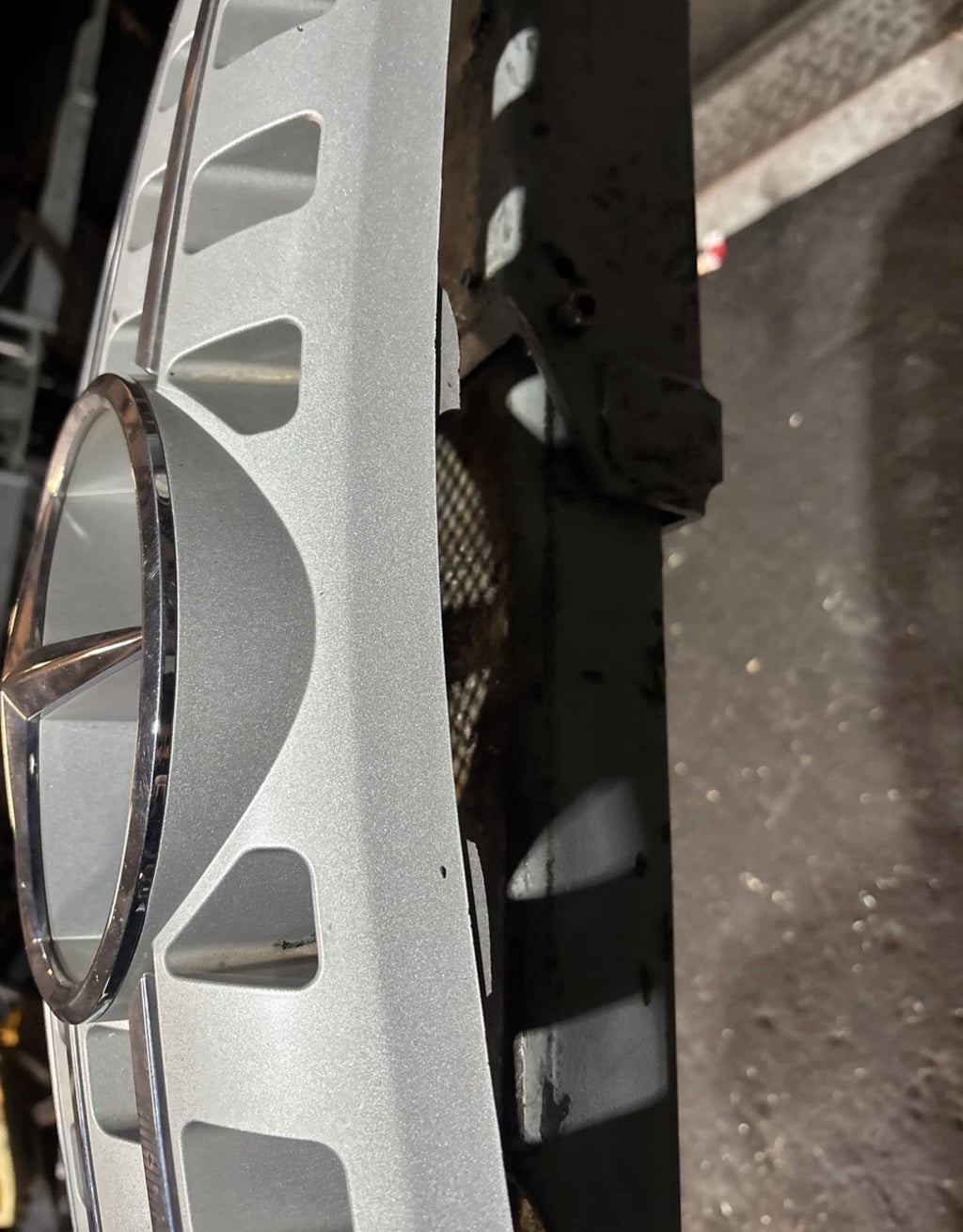 Mercedes-Benz ML W164 2010 Vorne Oberes Gitter vorne A1648880123 JKM26388