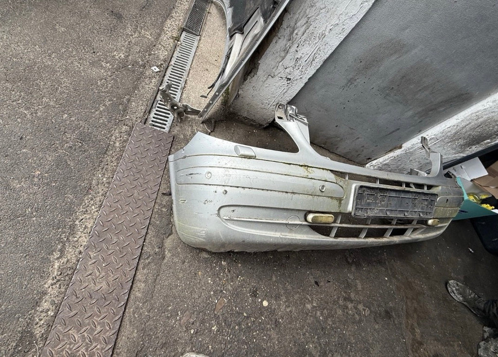 Stoßstange vorne Silber passt für MERCEDES-BENZ VIANO (W639) CDI 2.2 Vito