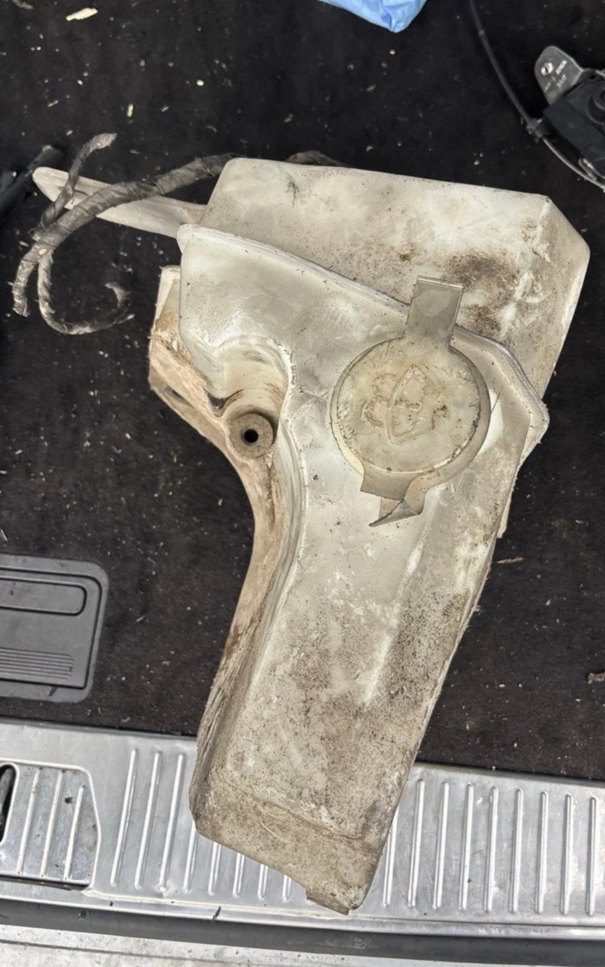 A1638690820 Waschwasserbehälter Mit Pumpen passt für MERCEDES-BENZ