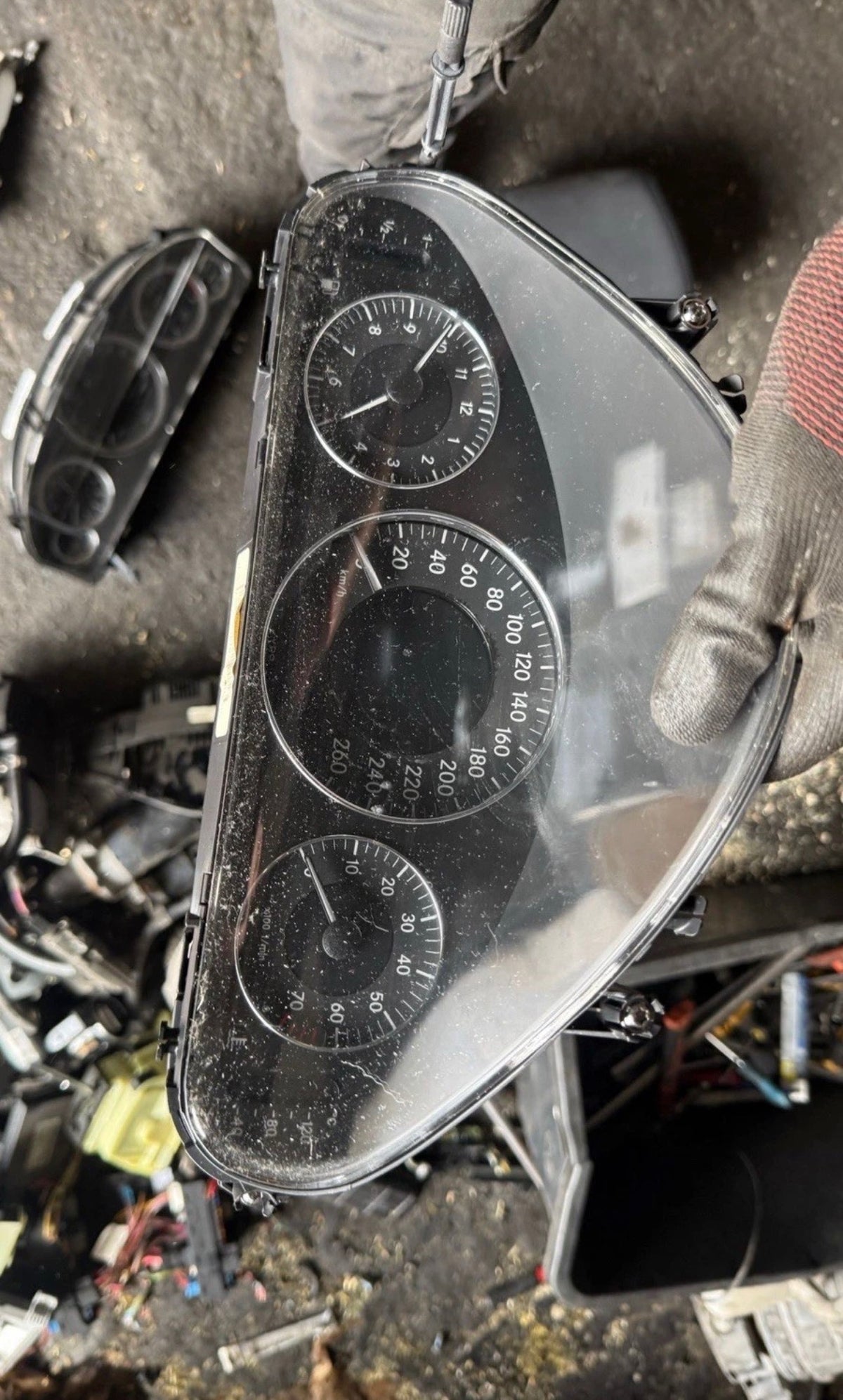 MERCEDES BENZ W211 E-Klasse Tacho Tachometer Kombiinstrument  A2115401648