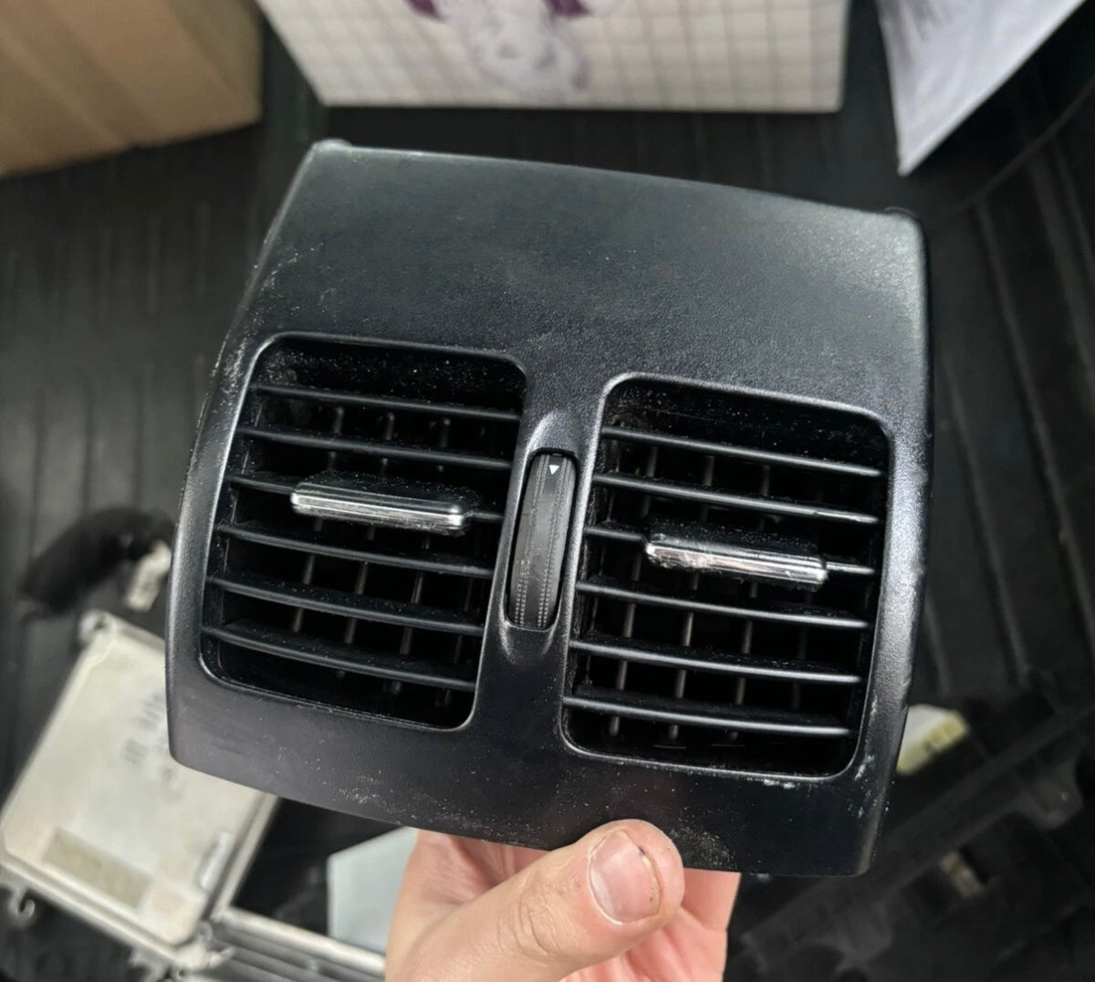 Mercedes-Benz W204 S204 Lüftungsdüse Hinten Mitte A2048300954