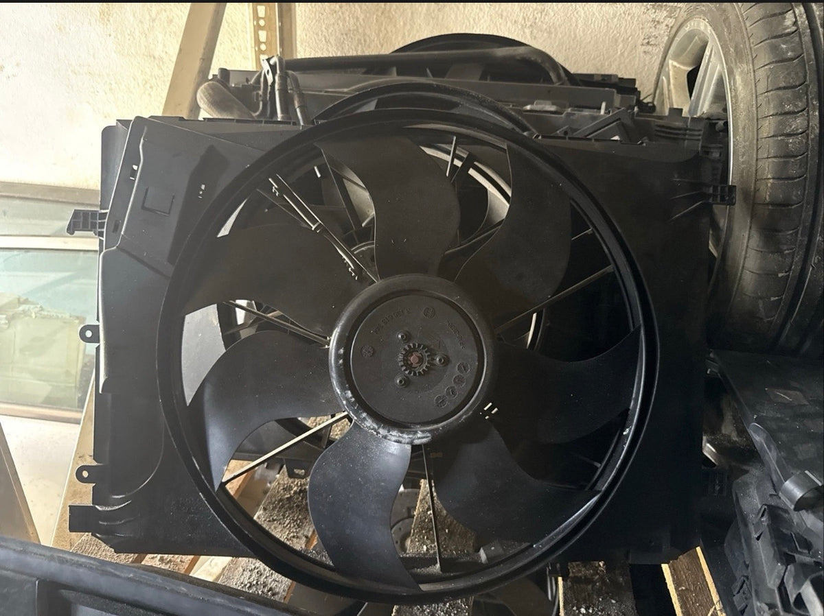 Mercedes W204 Elektrolüfter Lüfter Lüfterzarge Kühlerlüfter A2045000193